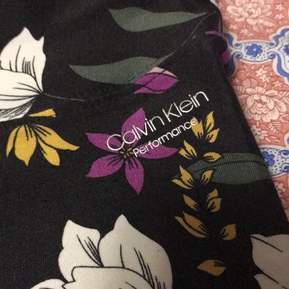 Beautiful multi color floral Calvin Klein Capri pants (XL) - Picture 6 of 8